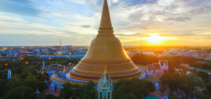 Wat Phra Pathom Chedi Ratcha Wora Wiharn (วัดพระปฐมเจดีย์ราชวรมหาวิหาร)