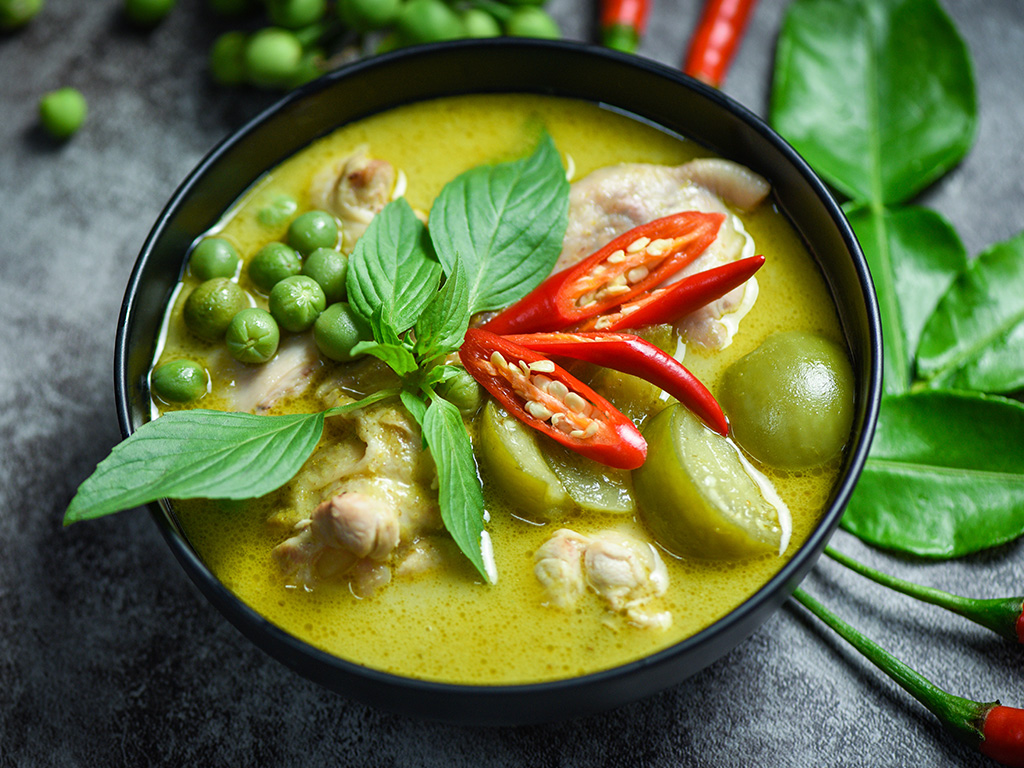 Gaeng Keow Wan Gai or Green Chicken Curry