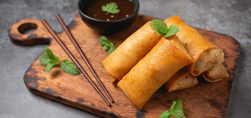 Poh Pia Tod or Thai Spring Rolls